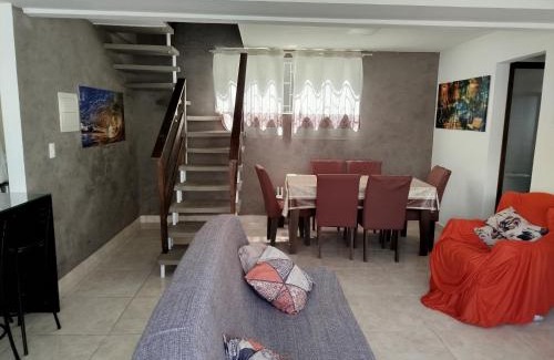 Alto Ribeirao Leste Casa | Casa próximo a Praia Morro das Pedras e Aeroporto