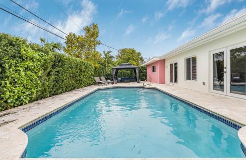 Ludlam Casa | Casa Praga - Big pool & BBQ - Miami Fun