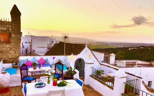San Ambrosio Chalet De Esquí | CASA PUERTA AZUL Absolutely the Best of Vejer! Casas Vejer Debra