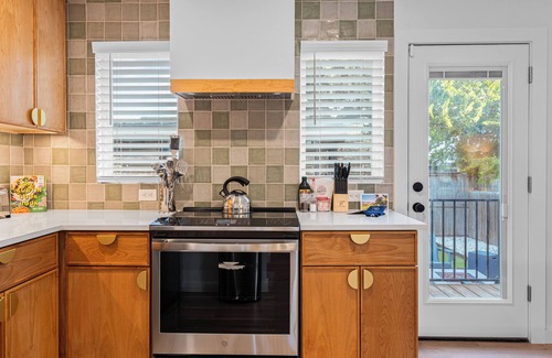 Central East Austin Casa | Casa Que Canta by AvantStay | Private Pool, Firepit & Walkable East Austin Gem