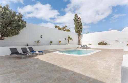 Playa del Cable Casa | Casa Queen Vetusta -Pool and Tennis