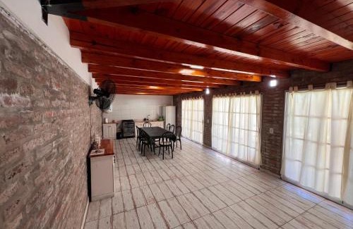 Capitán Bermudez Casa | Casa quincho con Pileta