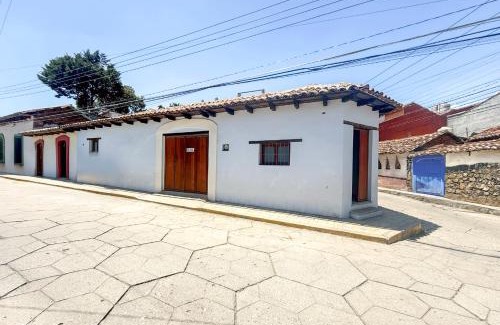 Barrio de Mexicanos Casa | Casa Real de Mexicanos
