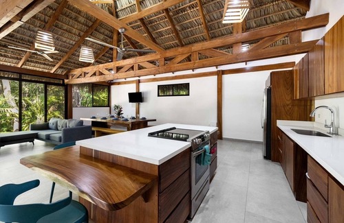 Playa Avellanas Casa | Casa Rio ~ close to beach + sleeps 14!