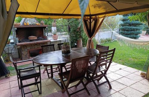 Tsakoi Apartamento | Casa Rita ΛΟΥΤΡΑ ΠΟΖΑΡ