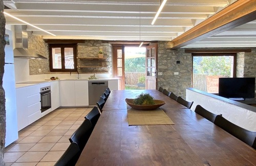 Sant Agusti de Llucanes Cabaña | CASA ROVIRA (Magnífica casa rural con jacuzzi en el jardín y piscina privada)