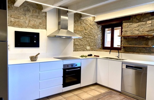 Sant Agusti de Llucanes Cabaña | CASA ROVIRA (Magnífica casa rural con jacuzzi en el jardín y piscina privada)