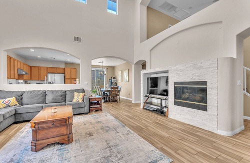 McCullough Hills Casa | Casa Rocky Star 3-bedroom 3 bath house w/AC in Henderson
