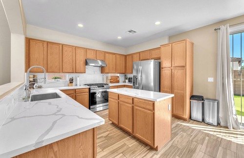 McCullough Hills Casa | Casa Rocky Star 3-bedroom 3 bath house w/AC in Henderson