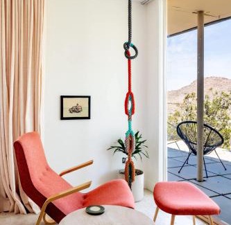 Joshua Tree Highlands Casa | Casa Rocosa I Midcentury Home on 5 Private Acres Near Park