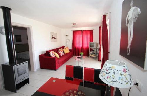 Chio Casa | Casa Romeo Mit Kaminofen Und Sonnenterrasse