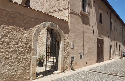 Tione degli Abruzzi Apartamento | Casa Rondinella: Cozy apartment in an 18th century palazzo