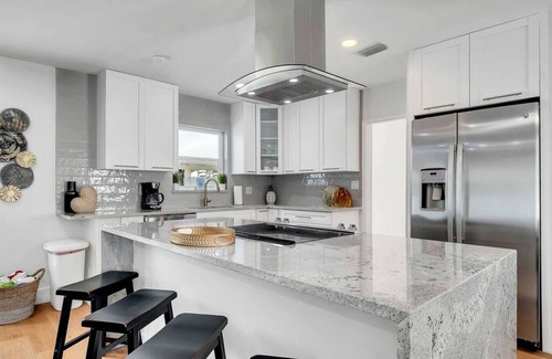 Harbor Village Casa | Casa Rosa 3 Bed 2 Bath w/Pool& BBQ 5 Min to Beach