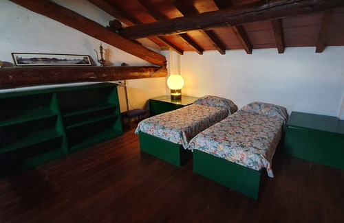 Colorno Apartamento | Casa Rosa, apartamento en gran villa de campo.