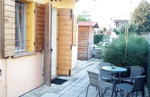 San Benedetto Po Apartamento | Casa Rosa, country house on two floors