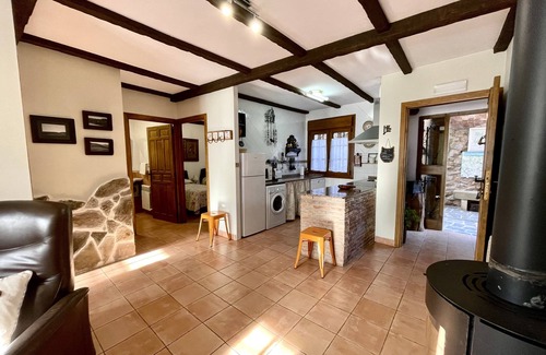Montenegro de Cameros Cabaña | Casa Rural La Costanilla-Casa Búho (para 4 personas)