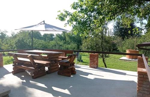 Campina Casa | Casa rurală cu livadă LavAndra