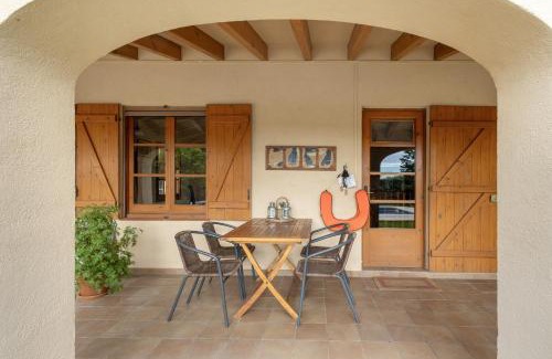San Martin Sarroca Apartamento | Casa rural amb piscina i jardí