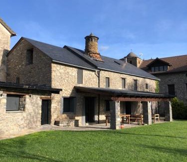 Borrastre Chalet De Esquí | Casa Rural Aracanciás