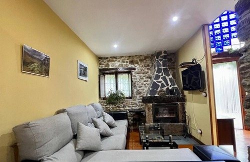 Yerbo Cabaña | Casa rural con encanto,Wifi,chimenea en Navelgas