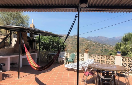 Sayalonga Cabaña | CASA RURAL CRISTINA- PISCINA CLIMATIZADA