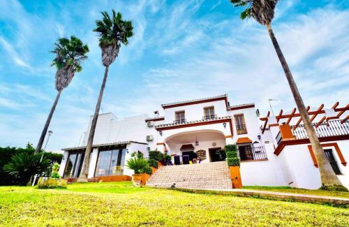 Villamartin Chalet De Esquí | Casa Rural de Campo con Piscina en la Sierra de Cádiz