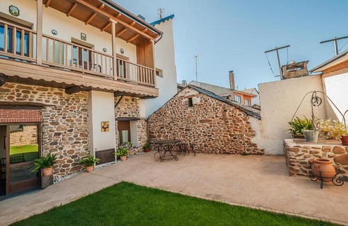 Columbrianos Hotel | Casa Rural El Almendro De Maria