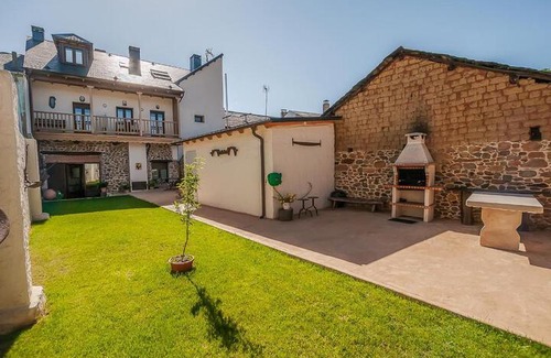 Columbrianos Hotel | Casa Rural El Almendro De Maria