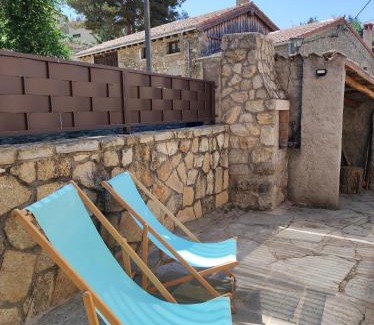 Hoyos del Espino Casa | CASA RURAL EL TOLEO