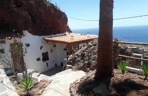 Santa Cruz de Tenerife Casa | Casa rural Alessia with jacuzzi ,garden & swimming pool