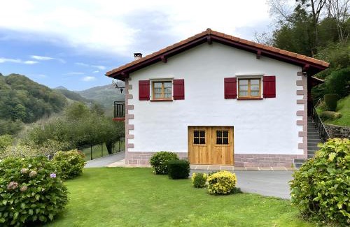 Etxalar Casa | Casa Rural Larrapil