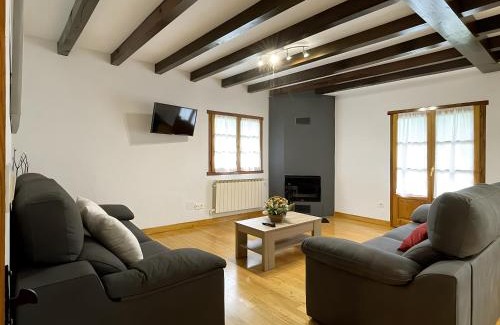 Etxalar Casa | Casa Rural Larrapil