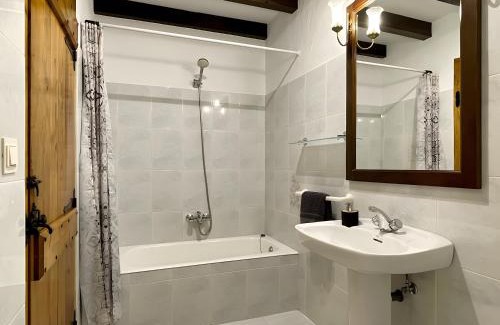 Etxalar Casa | Casa Rural Larrapil