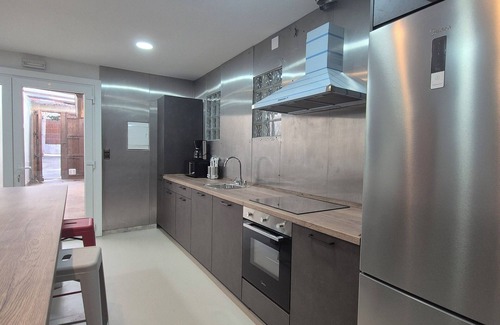 Alesanco Casa | Casa Rural Las Bengoas La Rioja – 9 habitaciones para 30 personas con bar y BBQ