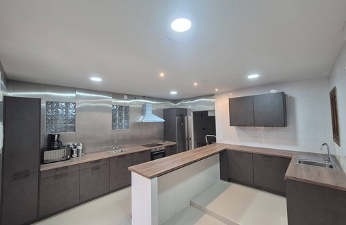 Alesanco Casa | Casa Rural Las Bengoas La Rioja – 9 habitaciones para 30 personas con bar y BBQ
