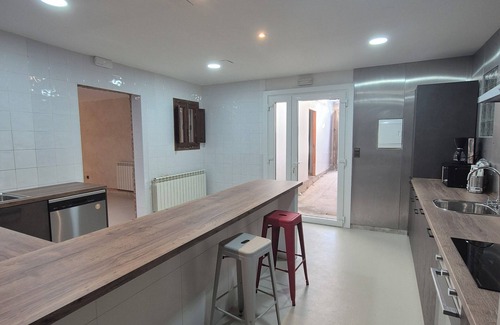Alesanco Casa | Casa Rural Las Bengoas La Rioja – 9 habitaciones para 30 personas con bar y BBQ