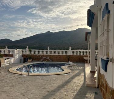Churriana Villa | CASA RURAL MALAGA,VILLA FAMARA,10 personas,DESAYUNO ANDALUZ INCLUIDO EN EL PRECIO