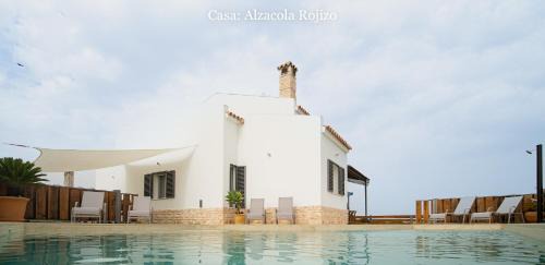 Trebujena Casa | Casa Rural Mirador del Guadalquivir-Refugio con Piscina y Chimenea