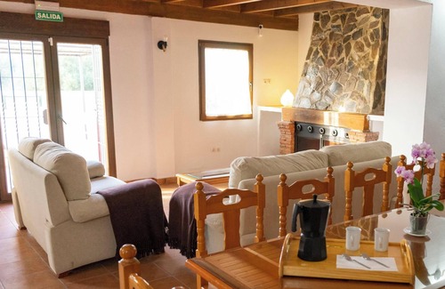Casabermeja Cabaña | Casa Rural Mis Niñas. Casa ideal para familias, relax, vistas, naturaleza, paz..