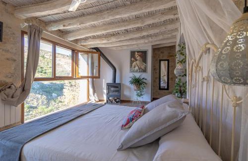 Benisili Casa | Casa rural Vall de Gallinera con Chimenea, piscina y jacuzzi DIANIA