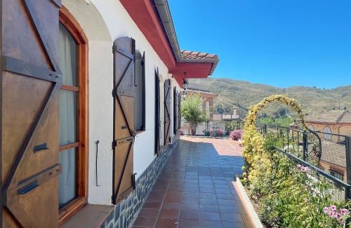 Cenes de la Vega Casa | Casa rural VISTABLANCA en una sola planta con bonitas vistas y piscina - Junto a la capital y la Alhambra