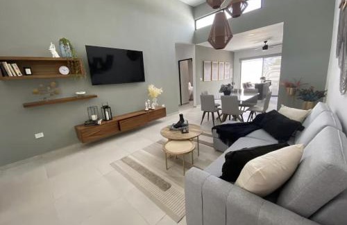 Puerto Yucalpetén Casa | Casa Saasil with Starlink & Private Pool