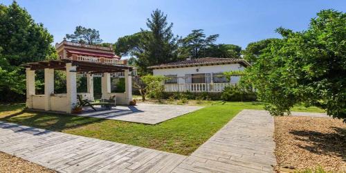 Navajas Casa | Casa San Rafael, magnífico chalet con gran jardín