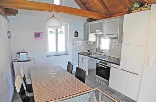 Brione sopra Minusio Apartamento | Casa Santa Barbara: Stylish Swiss Holiday Home with Lake and Mountain Views