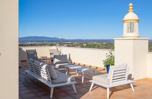 Estombar Chalet De Esquí | Casa Saudade - Luxury penthouse apartment with stunning views