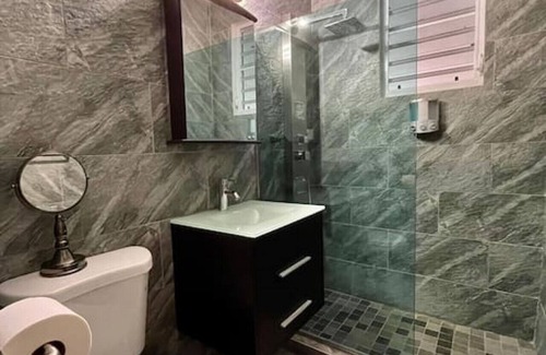 San Anton Casa | Casa Serena A, Modern House w. Private Jacuzzi