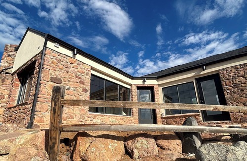 Golden Casa | Casa Serpiente 2, Red Rocks Retreat