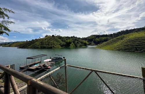 Guatape Alquiler De Eote | Casa Sobre la Represa de Guatapé