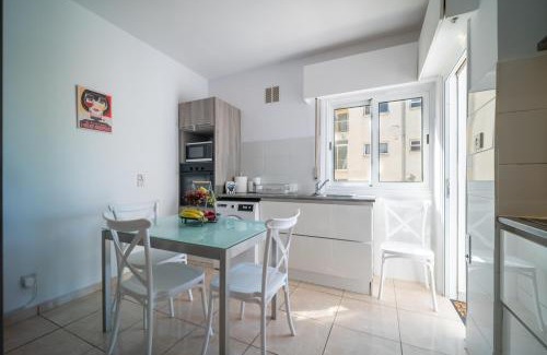 Neapolis Apartamento | Casa Sol 3BR Apartment, Balcony, 5Gbps WiFi, Walk to Beach, Promende & Shops