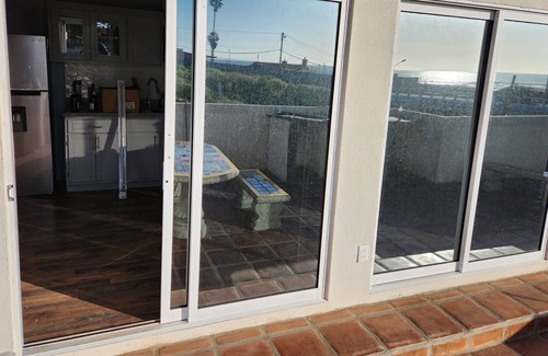 La Fonda Cabina | Casa Sol, a Cozy retreat by the beach